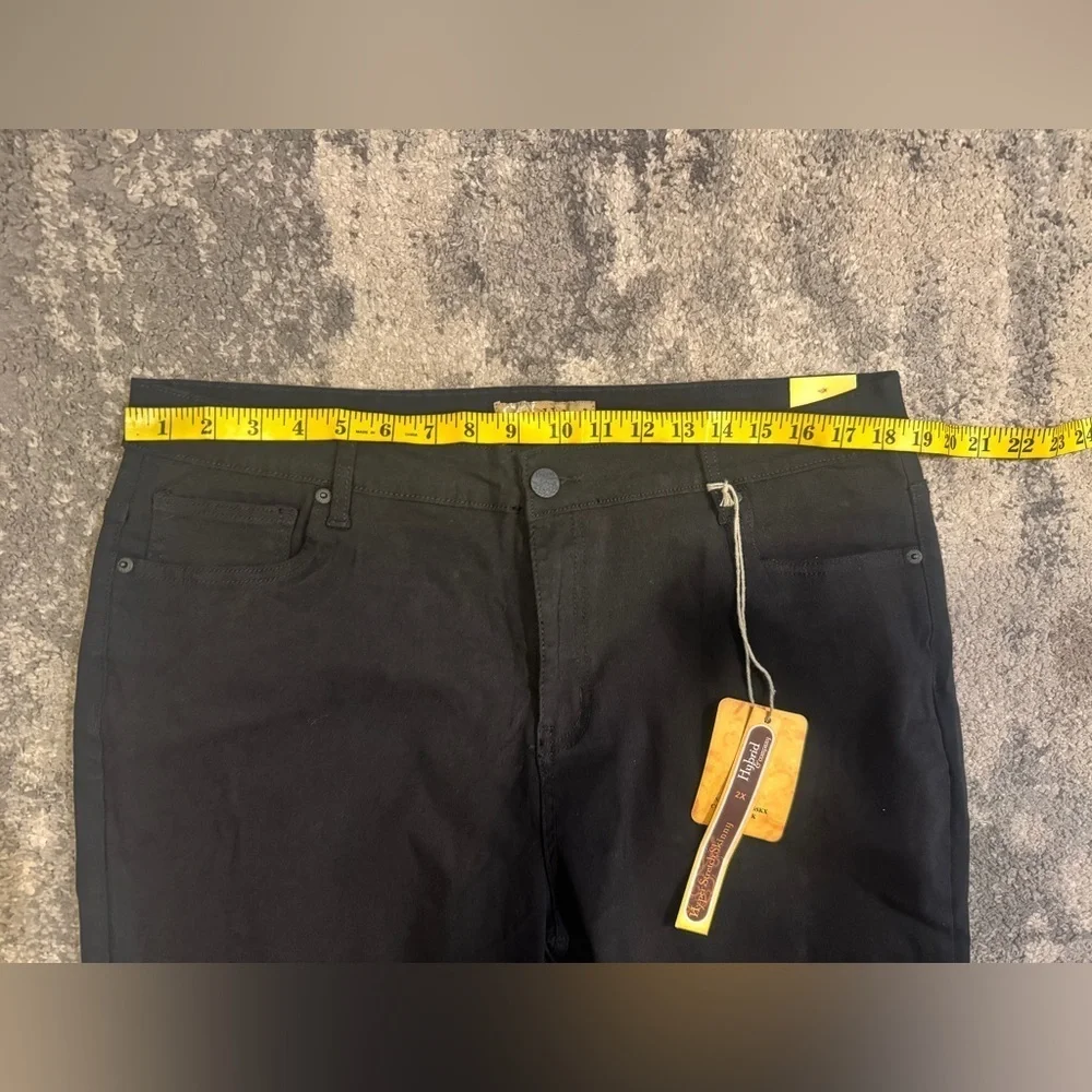 Women’s NWT Hybird Black Slim Fit Pants